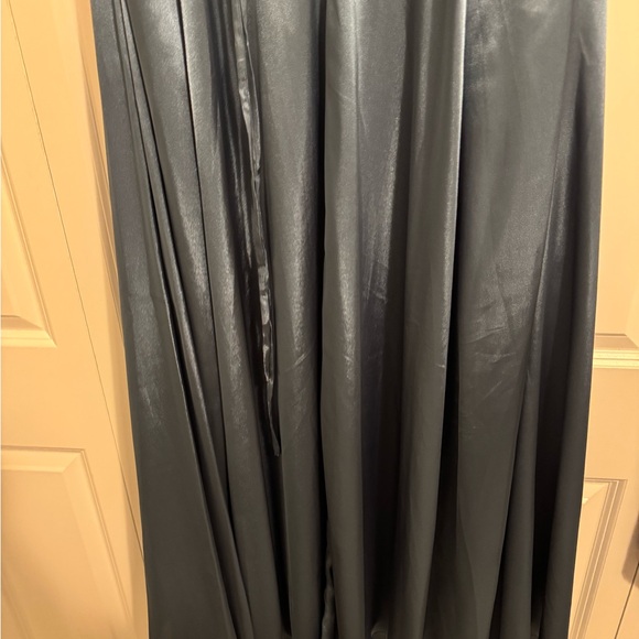 David's Bridal GALINA SIGNATURE
Charmeuse Basque Waist Tank Dress - Picture 11 of 11